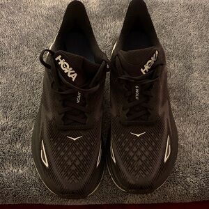 Hoka Clifton9 Men's Black Athletic Shoes 
size 11 1/2